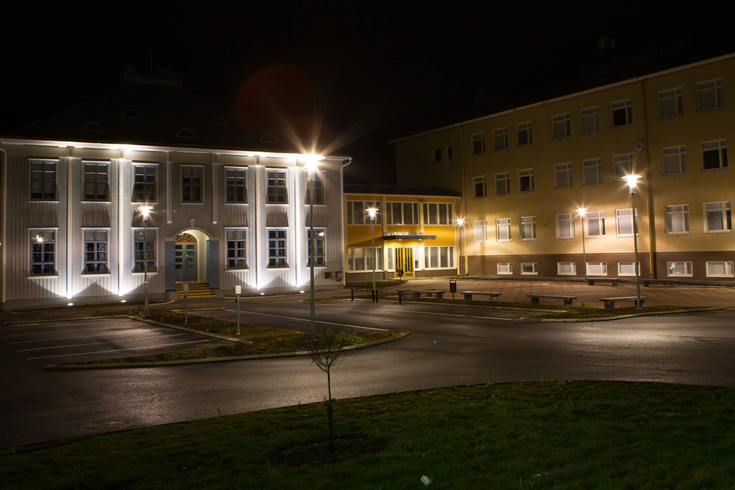 Lauttakylän lukio + aikuislinja